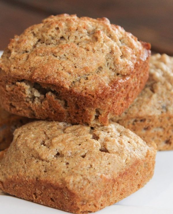 Make delicious banana muffins with frozen bananas and the kids can help!